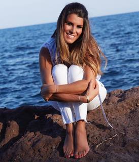 Karine Ferri feet photo thumbnail
