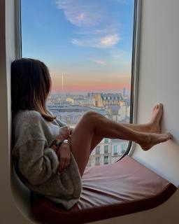 Karine Ferri feet photo thumbnail