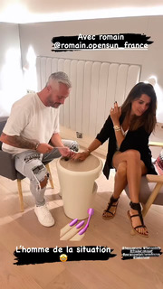 Karine Ferri feet photo thumbnail