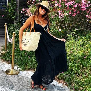 Karine Ferri feet photo thumbnail