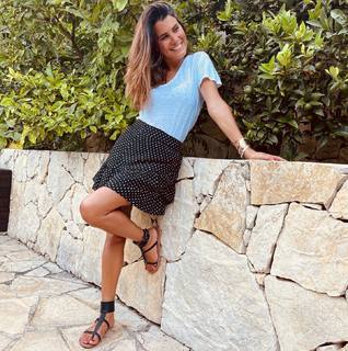 Karine Ferri feet photo thumbnail