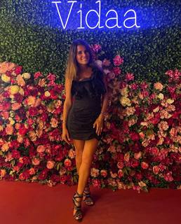 Karine Ferri feet photo thumbnail