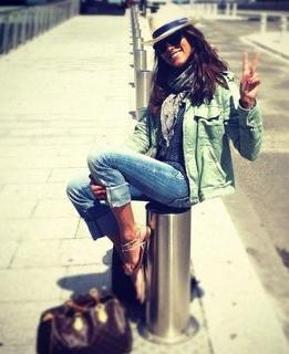 Karine Ferri feet photo thumbnail