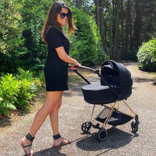 Karine Ferri feet photo thumbnail