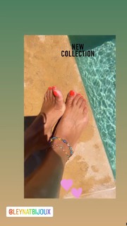 Karine Ferri feet photo thumbnail