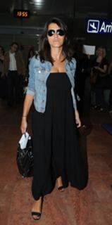 Karine Ferri feet photo thumbnail
