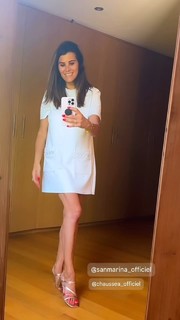 Karine Ferri feet photo thumbnail