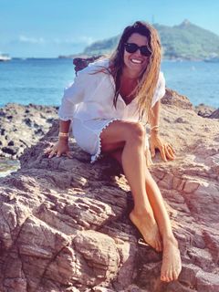 Karine Ferri feet photo thumbnail