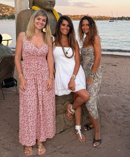 Karine Ferri feet photo thumbnail