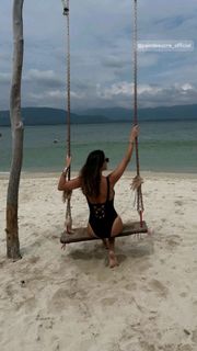 Karine Ferri feet photo 8