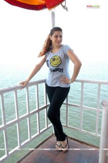 Karishma Kotak feet photo thumbnail