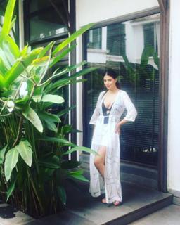 Karishma Kotak feet photo thumbnail