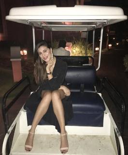 Karishma Kotak feet photo thumbnail