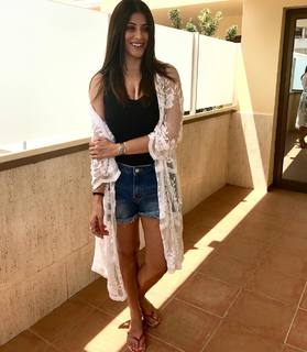 Karishma Kotak feet photo thumbnail