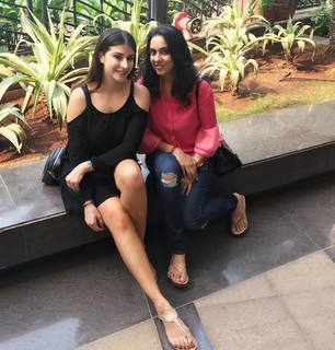 Karishma Kotak feet photo thumbnail