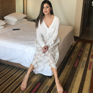 Karishma Kotak feet photo thumbnail