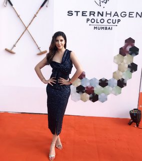 Karishma Kotak feet photo thumbnail
