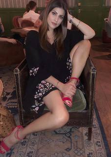 Karishma Kotak feet photo thumbnail