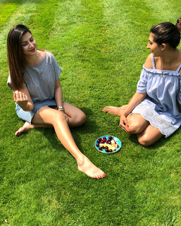 Karishma Kotak feet photo thumbnail