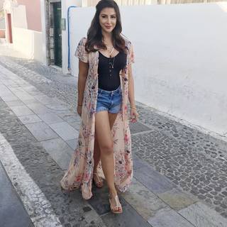 Karishma Kotak feet photo thumbnail
