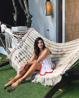 Karishma Kotak feet photo thumbnail