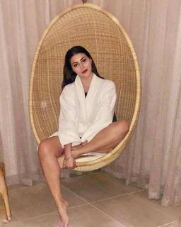Karishma Kotak feet photo thumbnail