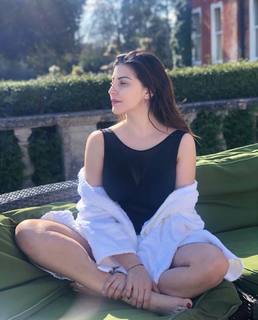 Karishma Kotak feet photo thumbnail