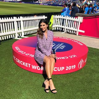 Karishma Kotak feet photo thumbnail