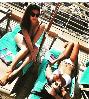 Karishma Kotak feet photo thumbnail