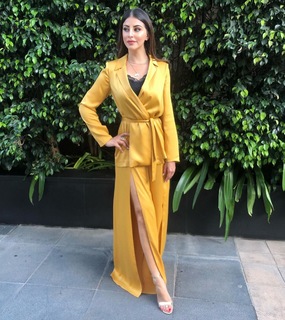 Karishma Kotak feet photo thumbnail