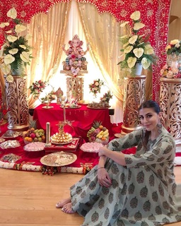 Karishma Kotak feet photo thumbnail