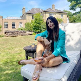 Karishma Kotak feet photo thumbnail