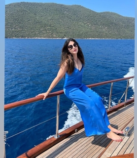 Karishma Kotak feet photo thumbnail