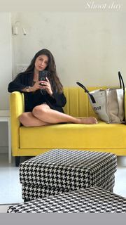 Karishma Kotak feet photo thumbnail
