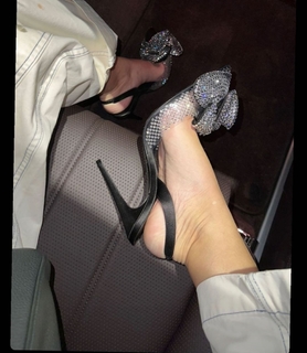 Karishma Kotak feet photo thumbnail