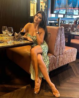 Karishma Kotak feet photo thumbnail