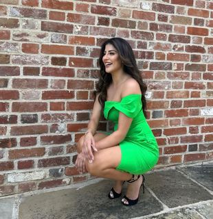 Karishma Kotak feet photo thumbnail