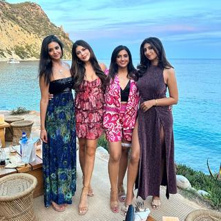 Karishma Kotak feet photo thumbnail