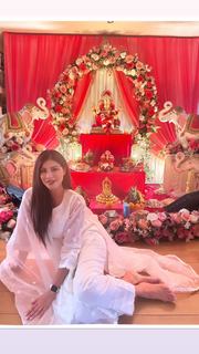 Karishma Kotak feet photo thumbnail