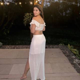 Karishma Kotak feet photo thumbnail