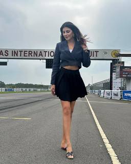 Karishma Kotak feet photo thumbnail