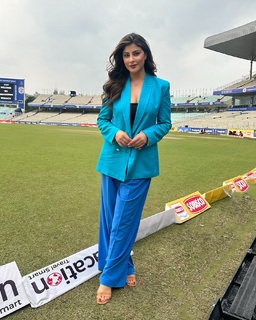 Karishma Kotak feet photo thumbnail