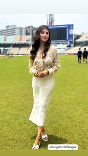 Karishma Kotak feet photo thumbnail