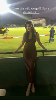 Karishma Kotak feet photo thumbnail
