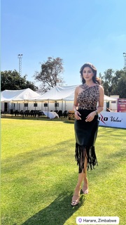 Karishma Kotak feet photo thumbnail