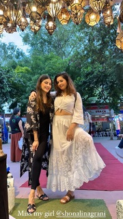 Karishma Kotak feet photo thumbnail