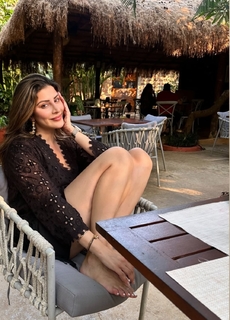Karishma Kotak feet photo thumbnail