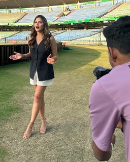 Karishma Kotak feet photo thumbnail