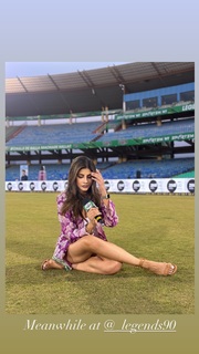 Karishma Kotak feet photo thumbnail