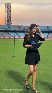 Karishma Kotak feet photo thumbnail